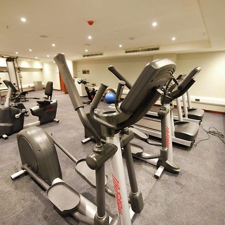 Hilton Garden Inn Кампала Экстерьер фото