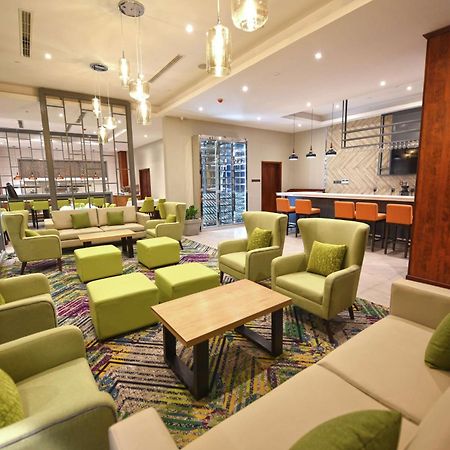 Hilton Garden Inn Кампала Экстерьер фото